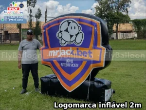 logotipo inflável promocional mrjack bet liga de futebol society